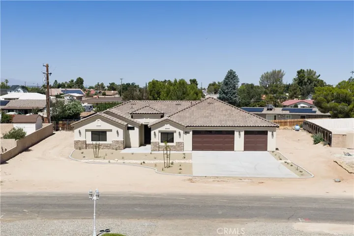 19976 Haida Road, Apple Valley, California 92307