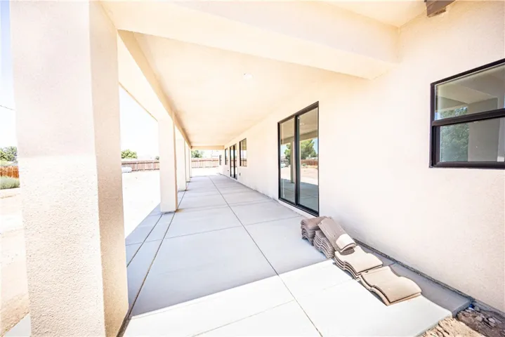 19976 Haida Road, Apple Valley, California 92307