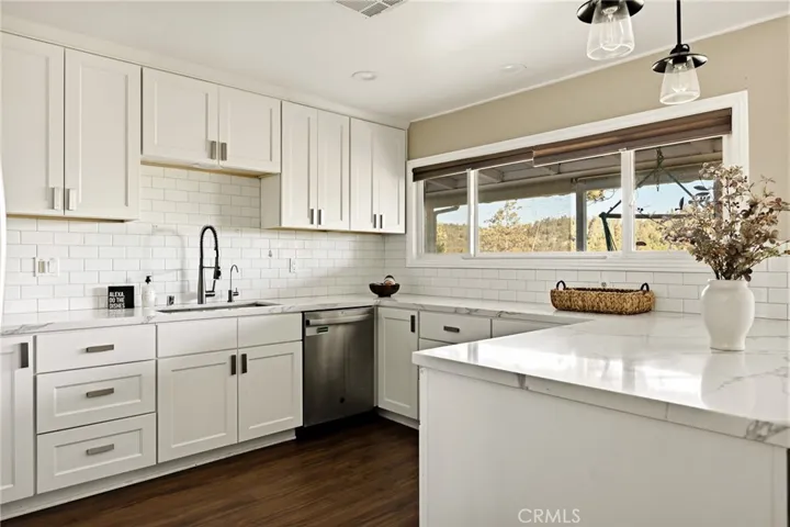 24416 Horst Drive, Crestline, California 92325