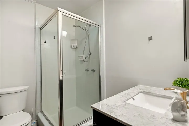 Hallway Bathroom for Secondary Bedrooms
