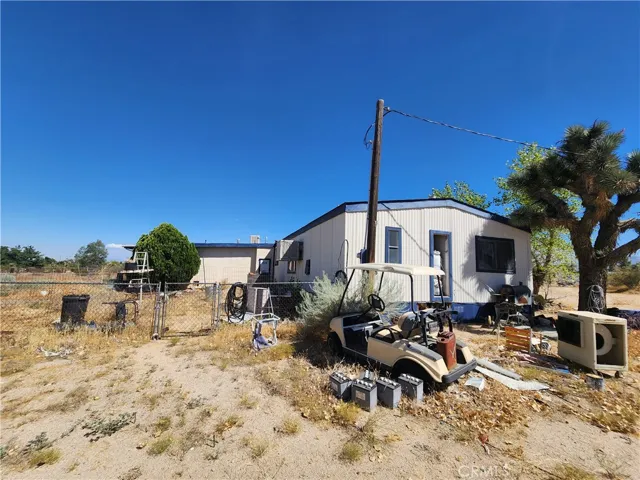 5170 Del Rosa Road, Phelan, California 92371