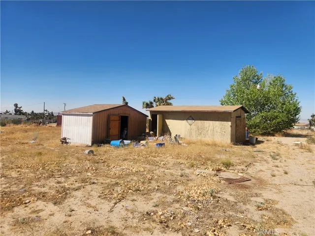 5170 Del Rosa Road, Phelan, California 92371