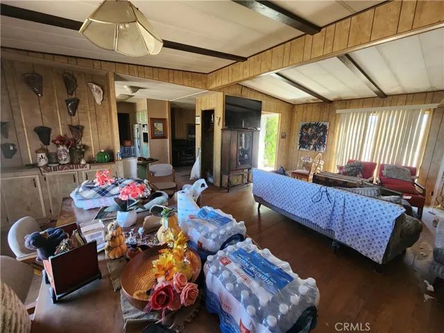 5170 Del Rosa Road, Phelan, California 92371