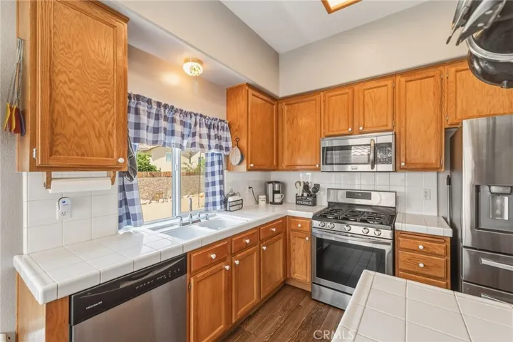 17608 Electra, Victorville, California 92395