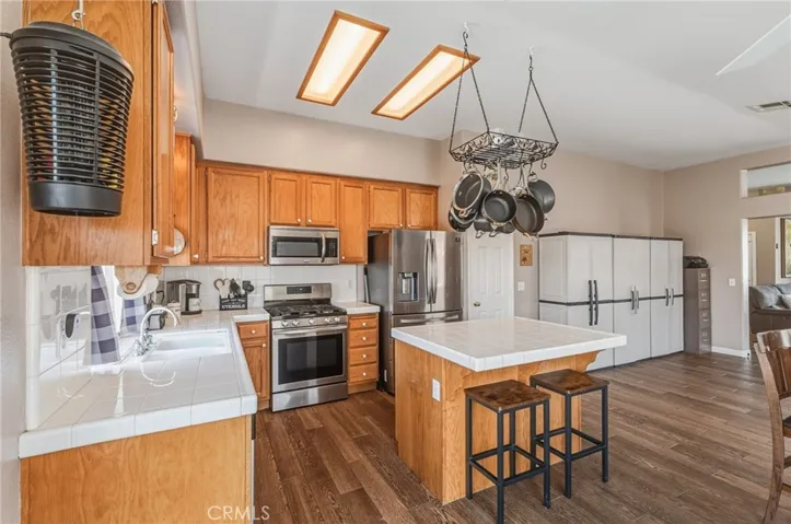 17608 Electra, Victorville, California 92395