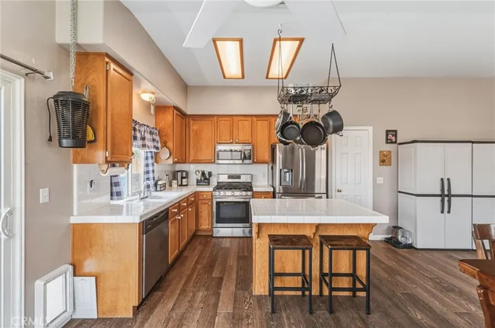 17608 Electra, Victorville, California 92395