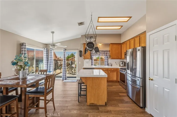 17608 Electra, Victorville, California 92395