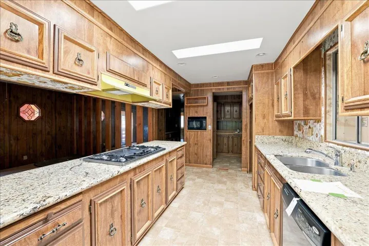 20-Kitchen