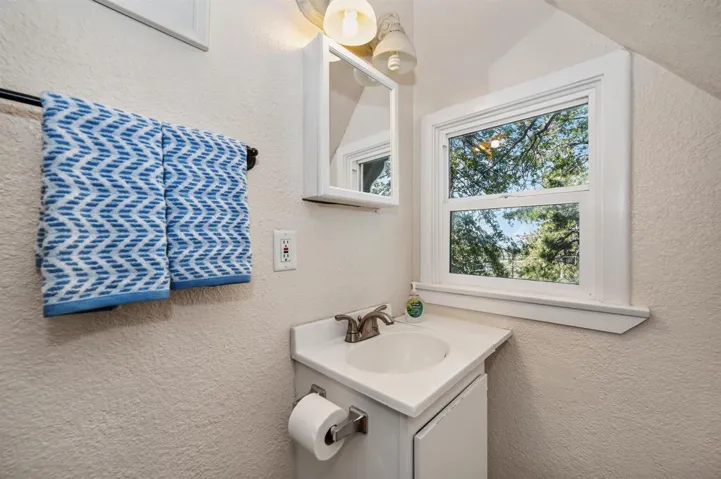 710 Arosa, Crestline, California 92325