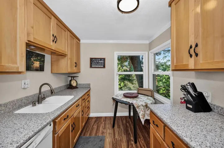 710 Arosa, Crestline, California 92325