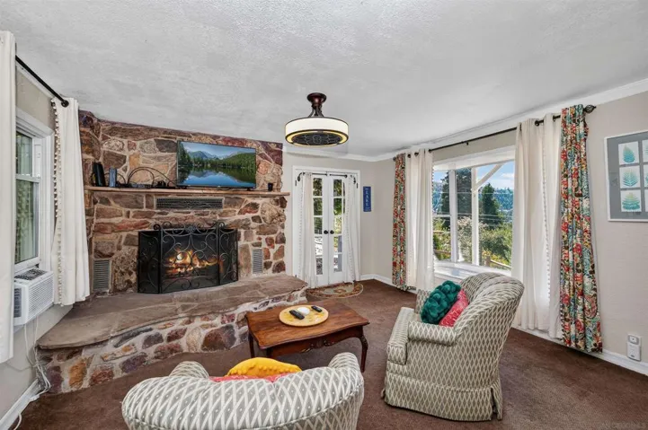 710 Arosa, Crestline, California 92325