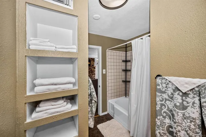 710 Arosa, Crestline, California 92325