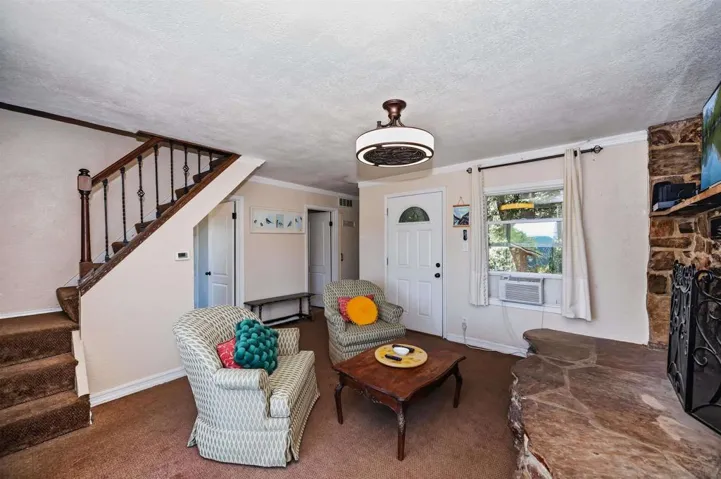 710 Arosa, Crestline, California 92325