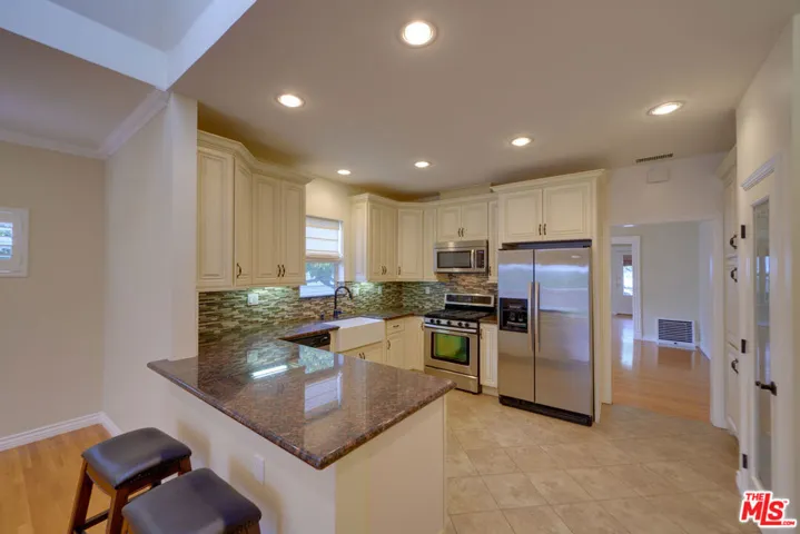 1328 10th Street, Santa Monica, California 90401