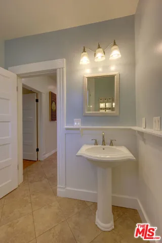 1328 10th Street, Santa Monica, California 90401
