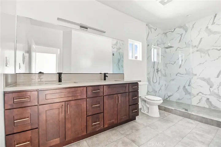 6944 Valmont, Tujunga, California 91042
