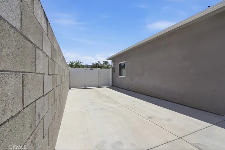 6944 Valmont, Tujunga, California 91042
