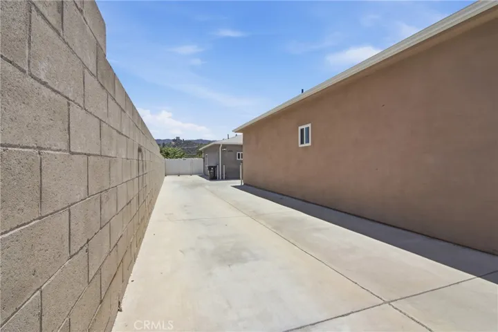 6944 Valmont, Tujunga, California 91042