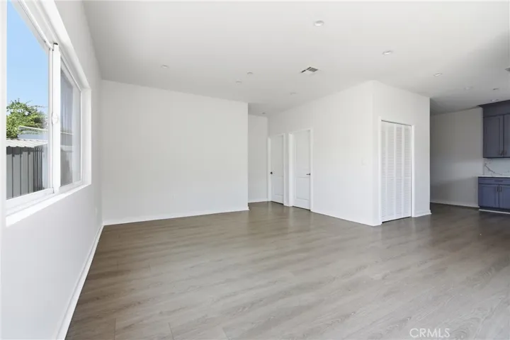 6944 Valmont, Tujunga, California 91042