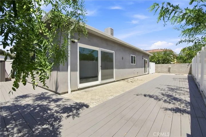 6944 Valmont, Tujunga, California 91042