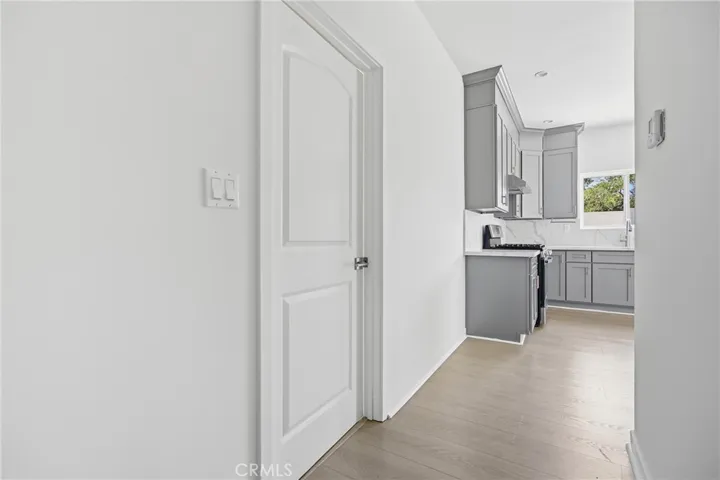 6944 Valmont, Tujunga, California 91042