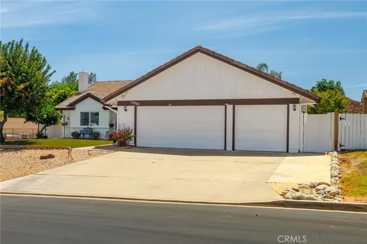 30763 Pyramid Point, Canyon Lake, California 92587