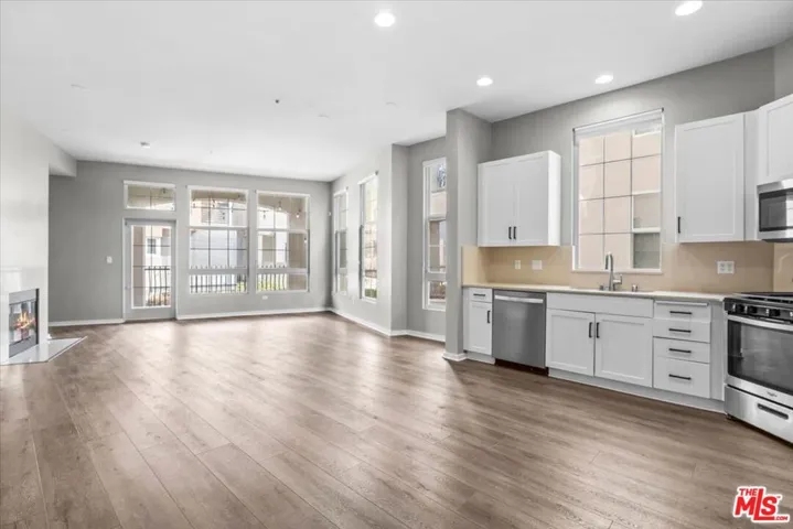 13020 Pacific 203, Playa Vista, California 90094