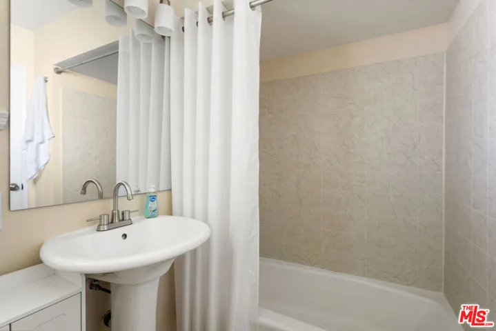 910 Thomas Avenue, Redlands, California 92374