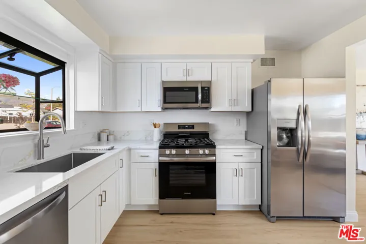 910 Thomas Avenue, Redlands, California 92374