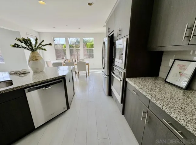 13516 Peach Tree Way, San Diego, California 92130