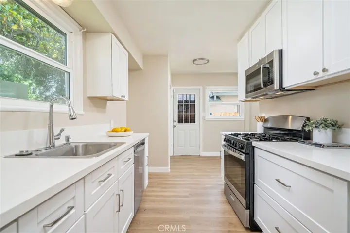 7057 Babcock, North Hollywood, California 91605