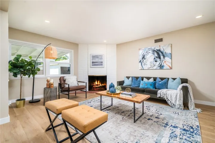 7057 Babcock, North Hollywood, California 91605