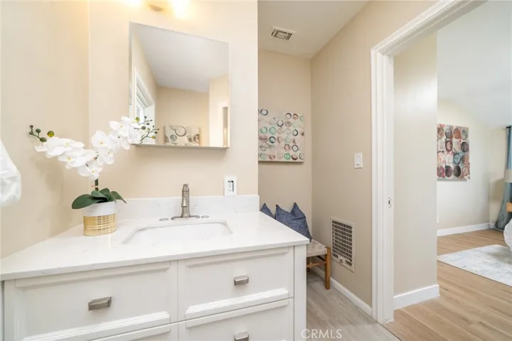 7057 Babcock, North Hollywood, California 91605