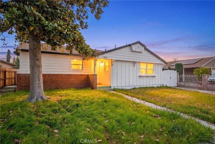 7057 Babcock, North Hollywood, California 91605