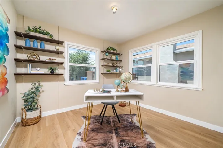 7057 Babcock, North Hollywood, California 91605