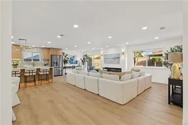 10276 Falcon, Fountain Valley, California 92708