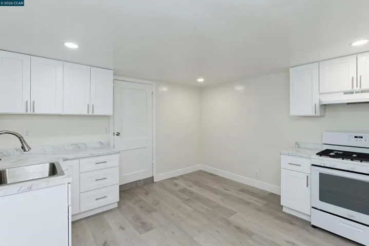 2012 E 15th St, Oakland, California 94606