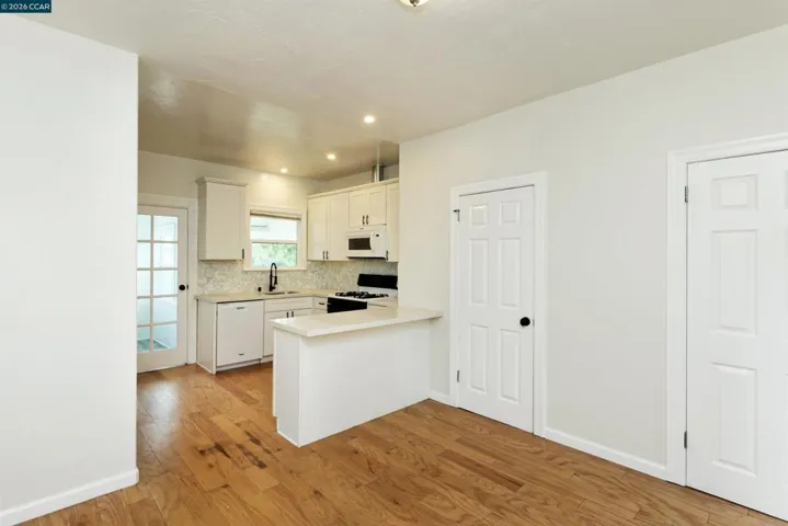 2012 E 15th St, Oakland, California 94606