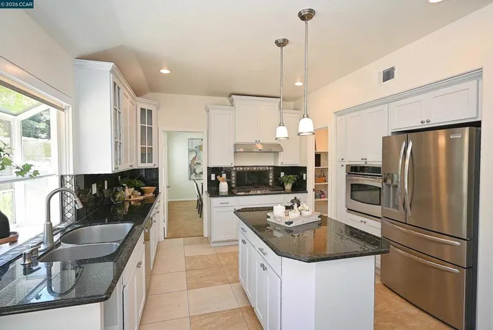 496 Panorama Dr, Benicia, California 94510