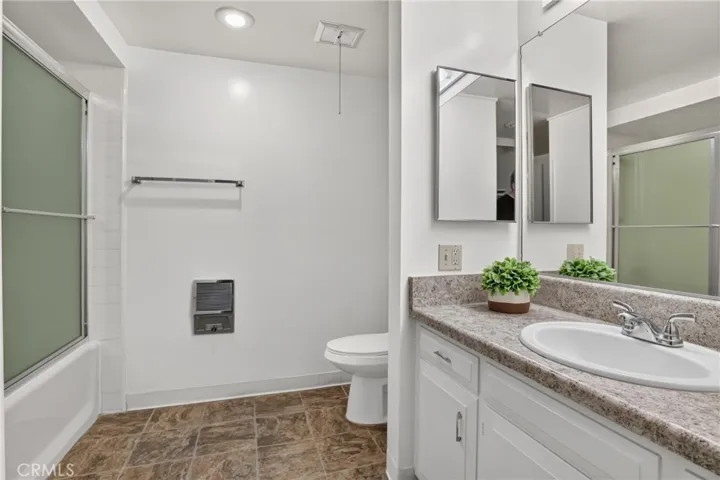 8 Via Castilla C, Laguna Woods, California 92637