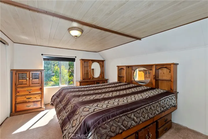 863 Oak, Lake Arrowhead, California 92385