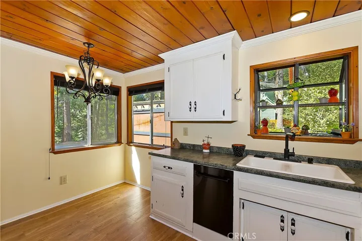 863 Oak, Lake Arrowhead, California 92385