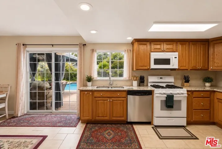 2114 Rhonda Street, Oxnard, California 93036