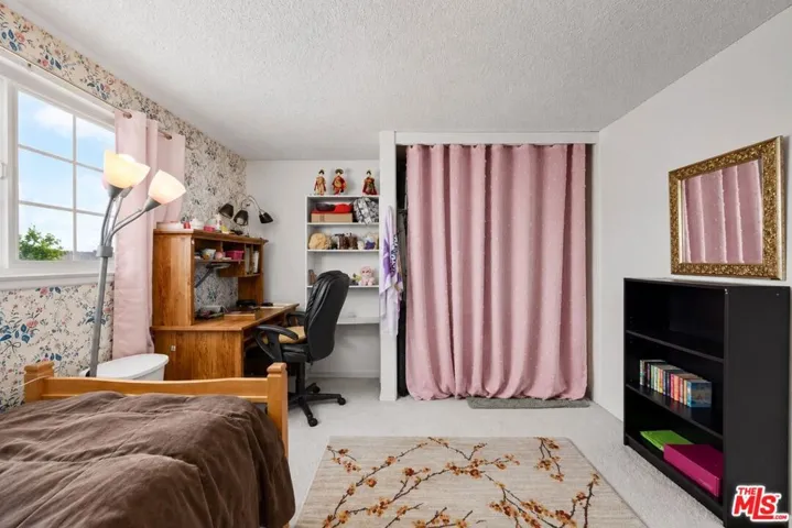 2114 Rhonda Street, Oxnard, California 93036