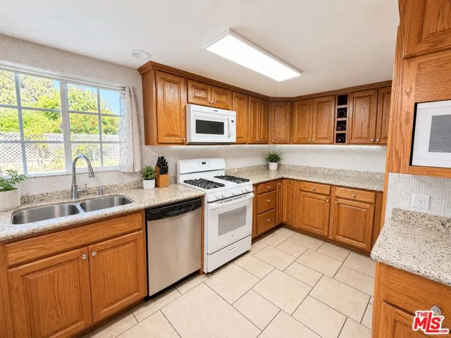 2114 Rhonda Street, Oxnard, California 93036