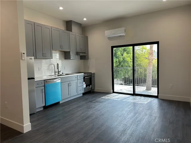 1702 S Hoover 202, Los Angeles, California 90006