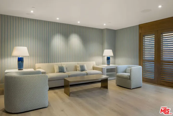 1347 Palisades Beach Road, Santa Monica, California 90401