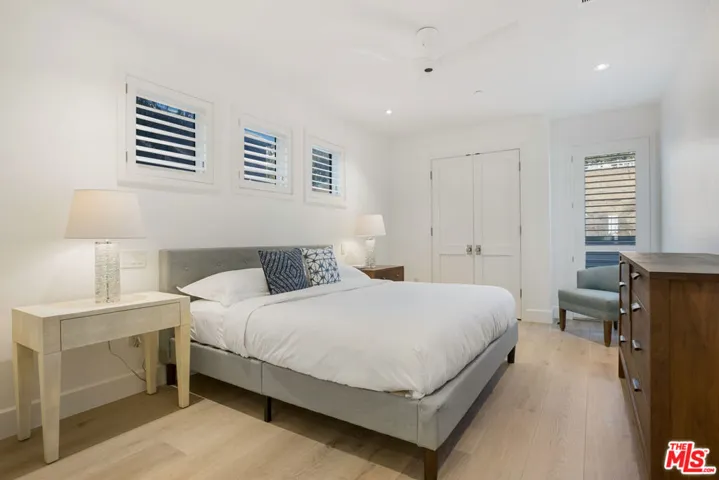 1347 Palisades Beach Road, Santa Monica, California 90401