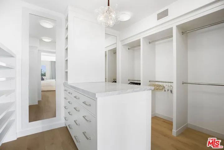 1347 Palisades Beach Road, Santa Monica, California 90401