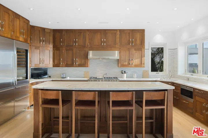 1347 Palisades Beach Road, Santa Monica, California 90401